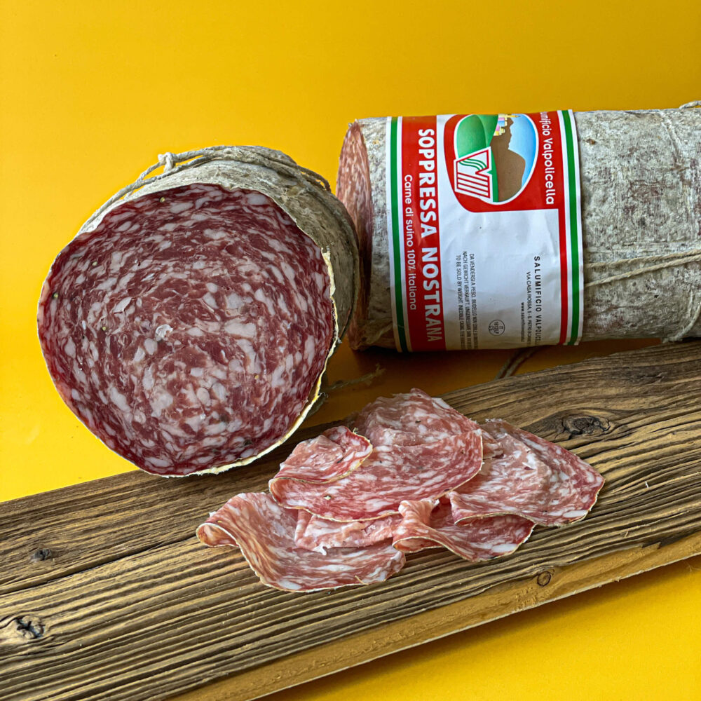 Wenecka kiełbasa Sopressa Nostrana Con Aglio z dodatkiem czosnku
